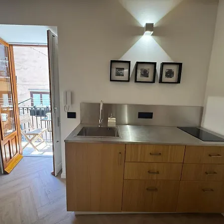 The Lavender Town House - In The Heart Of