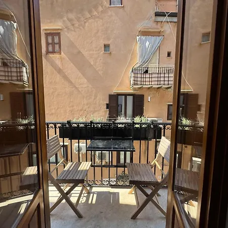 The Lavender Town House - In The Heart Of Cefalu